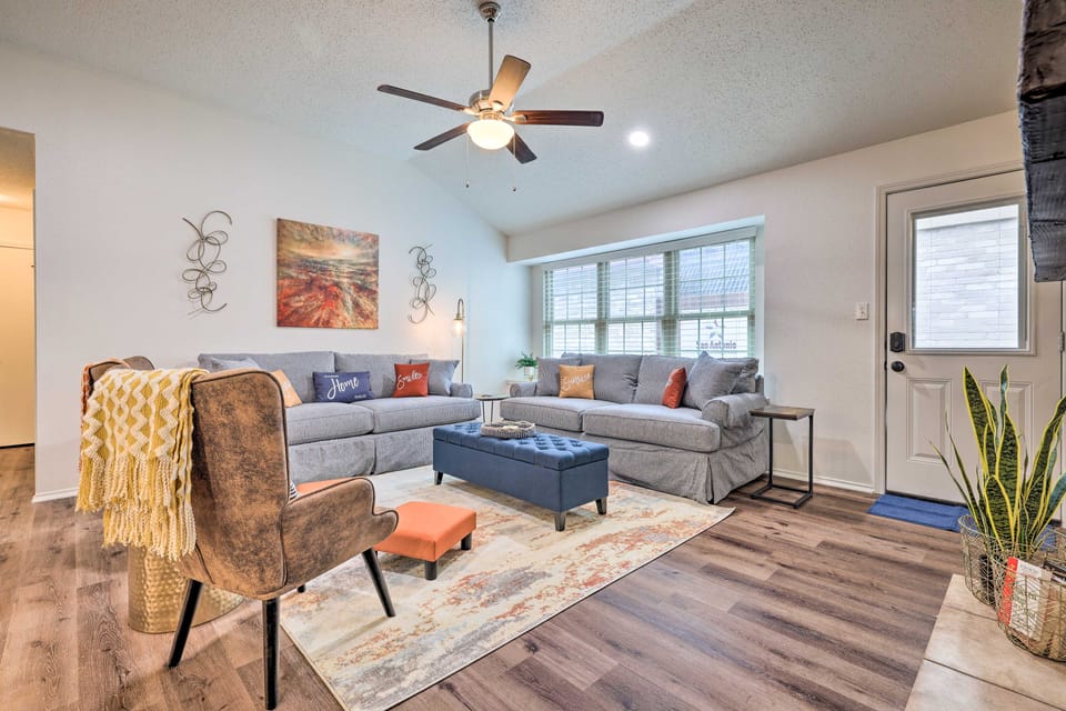 San Antonio Family Home w/ Game Room & Fire Pit! House in San Antonio
