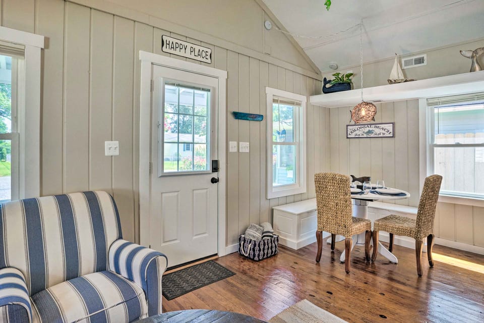 Chic Cottage w/ Private Yard: Steps to Beach! Cottage in Colonial Beach
