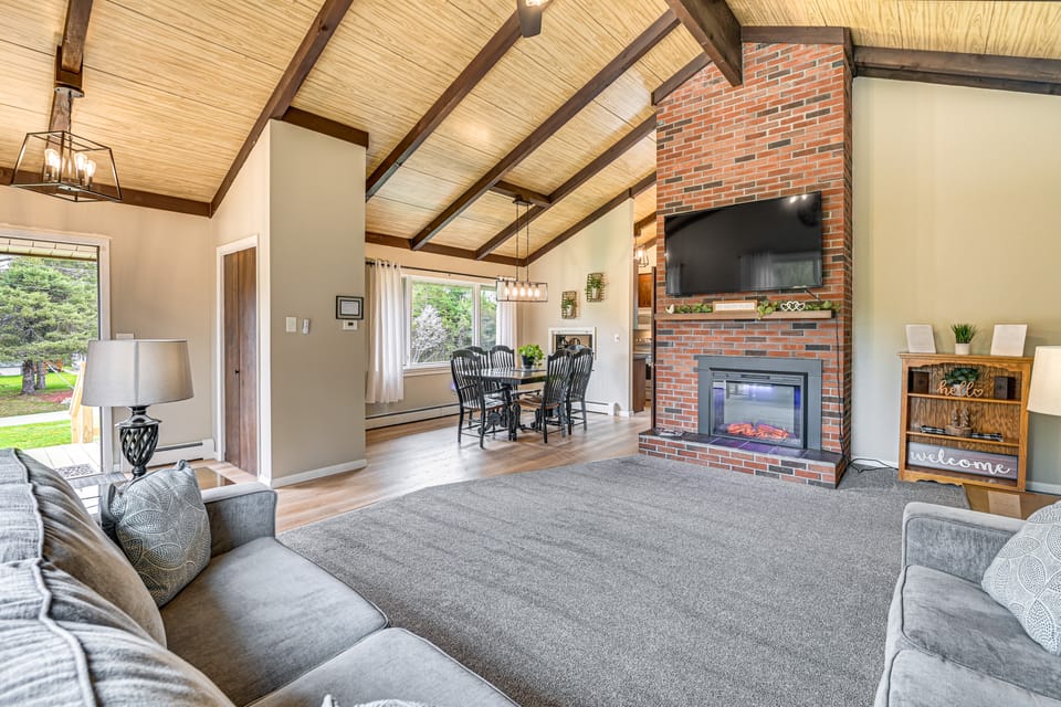 Newcomb Retreat w/ Mountain Views & Fire Pit! House in Adirondack Mountains