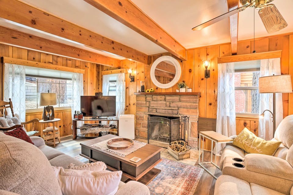 Wrightwood Cabin w/ Cozy Interior! House in Wrightwood