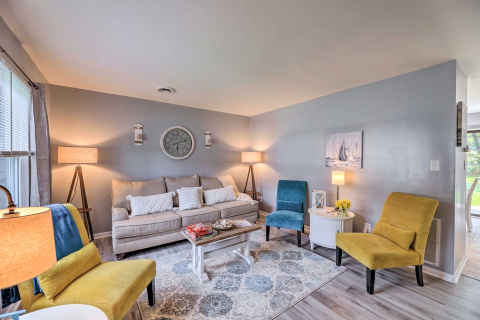 Swansboro Coastal Home < 3 Mi to State Park! Apartment in Swansboro