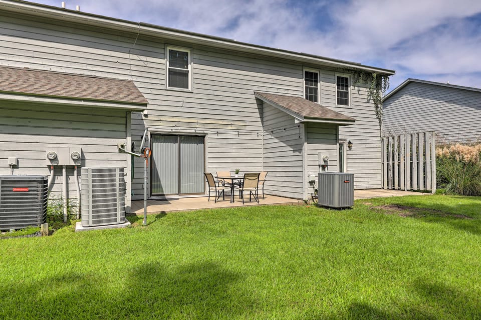 Swansboro Coastal Home < 3 Mi to State Park! Apartment in Swansboro