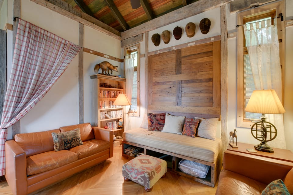 Views & Trails: Horse Farm Home in Campobello! House in Tennessee
