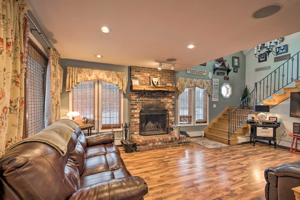 Charming Retreat ~ 1 Mi to Ossipee Lake Marina! House in Freedom