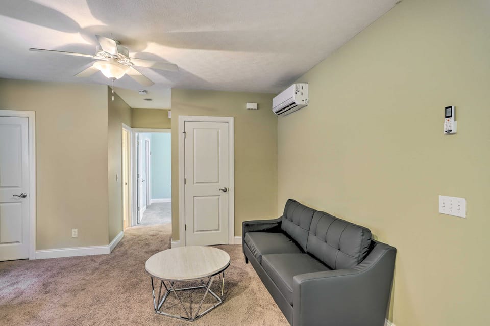~ 2 Mi to Downtown - Cozy Cleveland Unit Apartment in Cleveland Heights