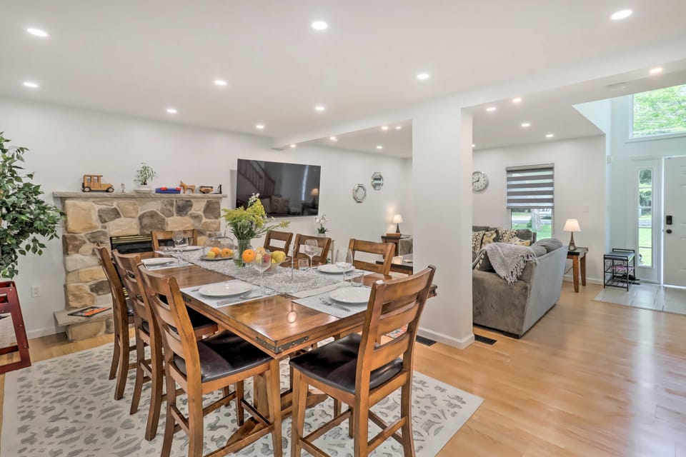 Game Room & Yard: Family Paradise in Pocono Summit House in Coolbaugh Township