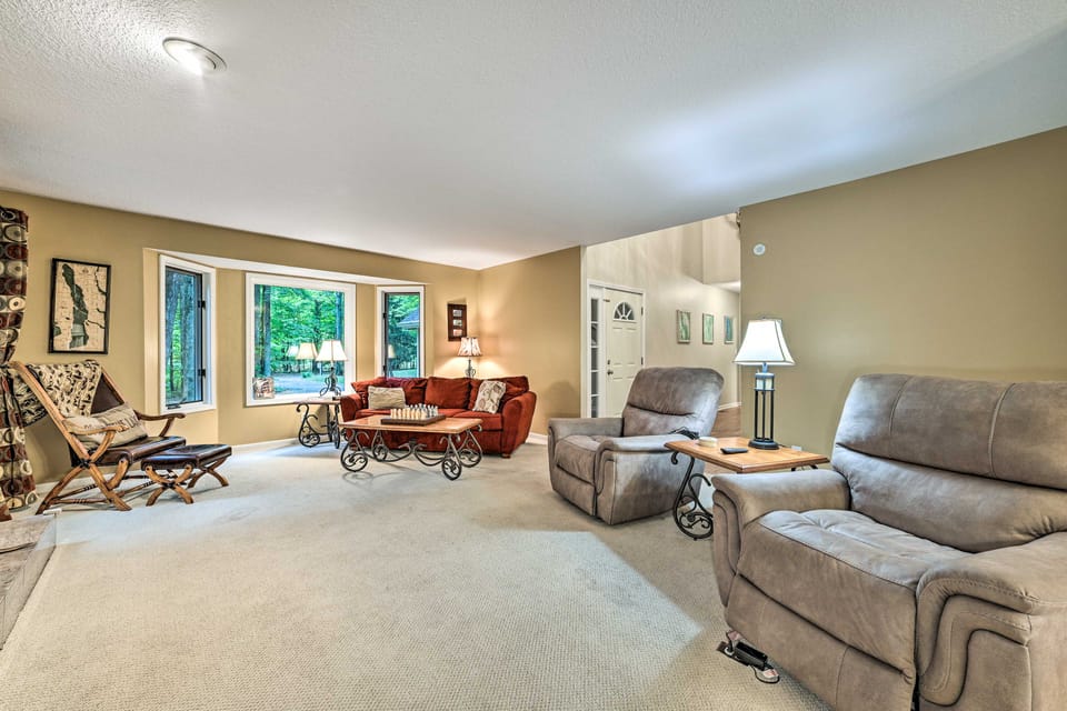Bellaire Ski Escape ~ 1 Mile to Schuss Mountain! House in Michigan