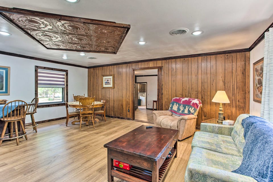 Lovely 'Anna Fink House' w/ Patio & Fire Pit House in Oklahoma
