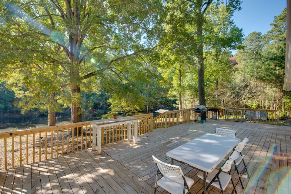 Quiet Atlanta Getaway - 16 Mi to Downtown! House in Georgia
