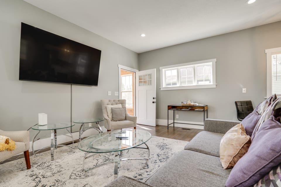 Pet-Friendly Minneapolis Home ~ 6 Mi to Dtwn! House in Minneapolis