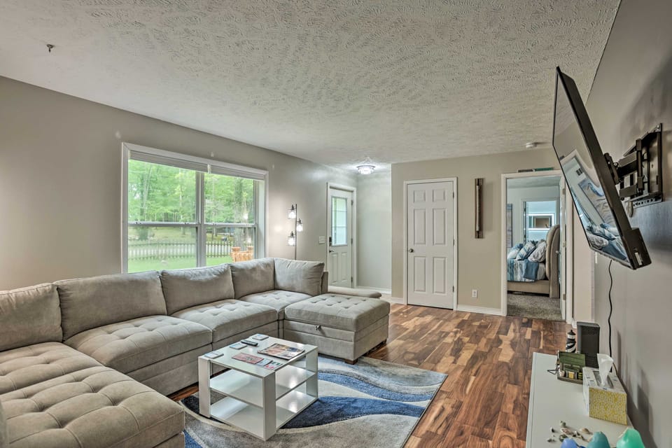 Charming Pentwater Home w/ Fire Pit & Yard! House in Wisconsin