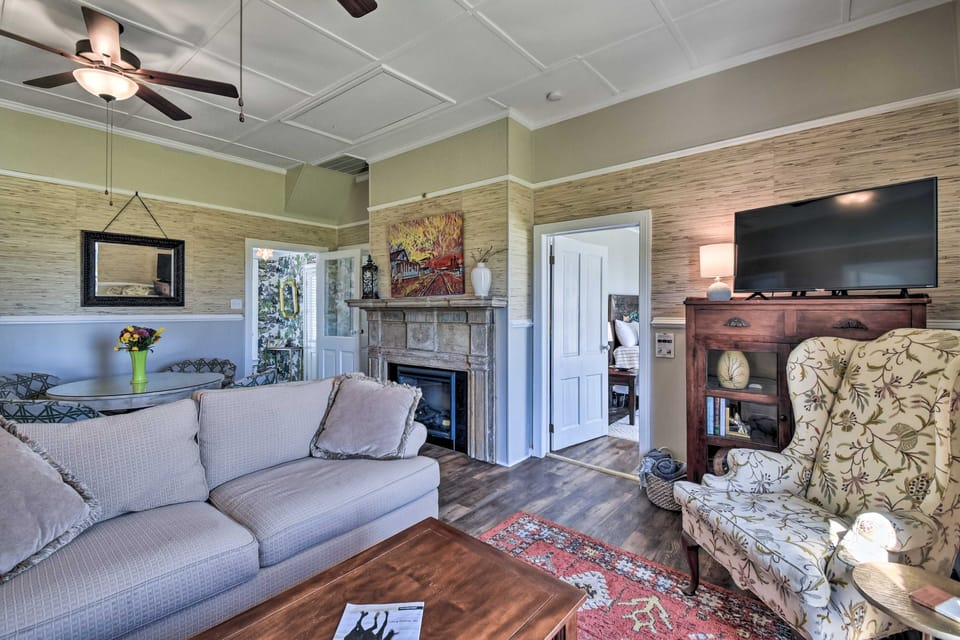 Cozy Currituck Home w/ Fire Pit near Ferry! House in Currituck County