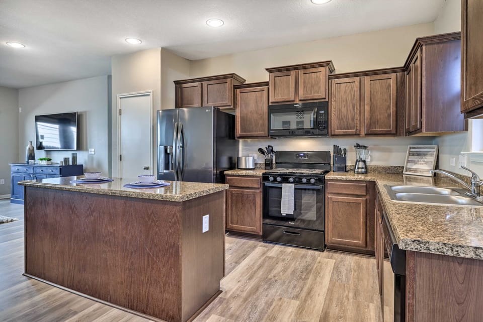 Family Home w/ Fenced Yard in Austin Suburbs! House in Rio Grande