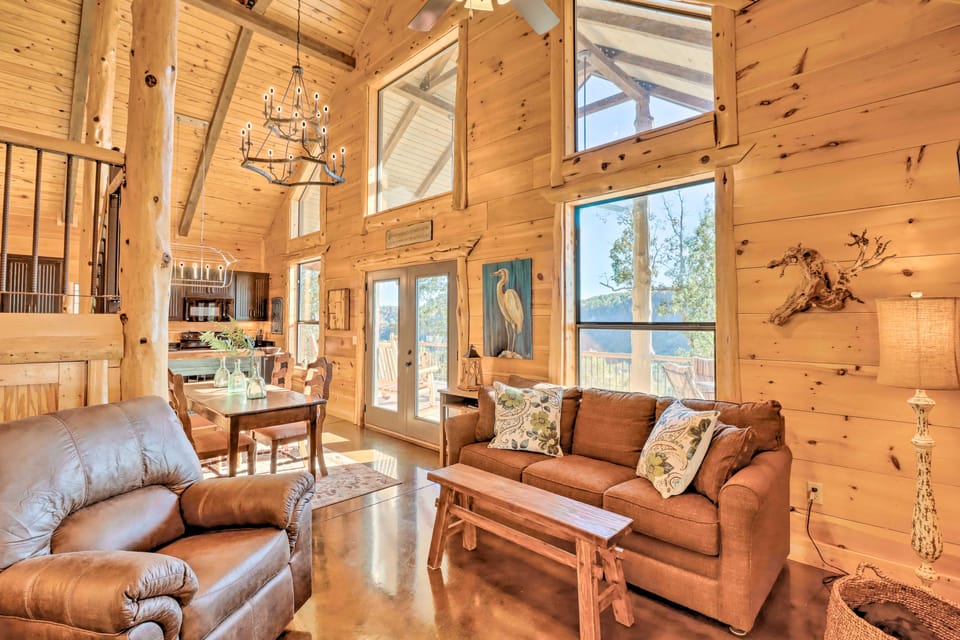 Mountain View Hideaway w/ Outdoor Fireplace! House in Arkansas