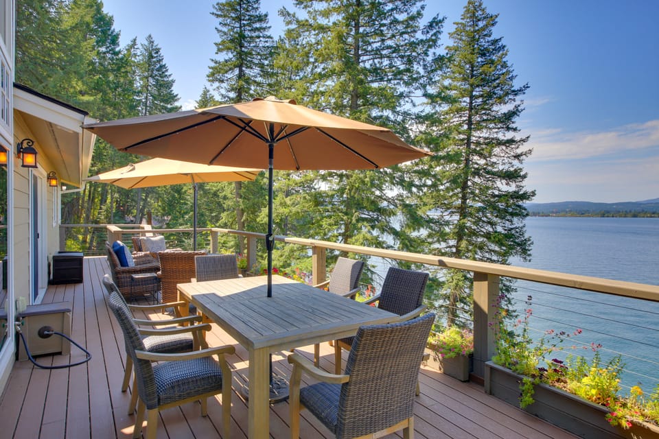 Lake Pend Oreille Waterfront with Amazing Views House in Lake Pend Oreille