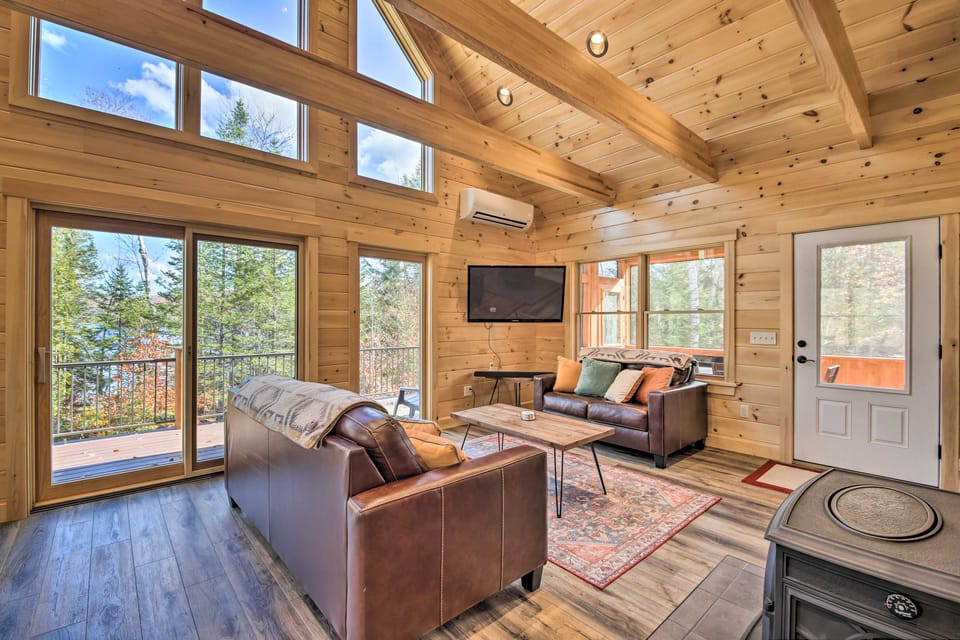 Cozy & Peaceful Waterfront Cabin on Porter Lake! House in Maine