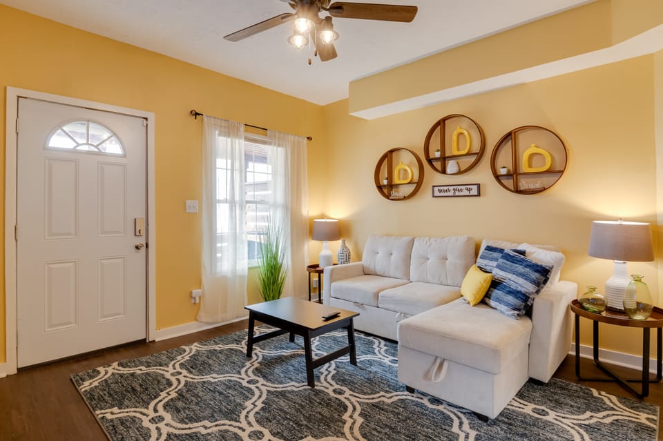 Chic Indianapolis Home w/ Yard Near Downtown! Apartment in Indianapolis