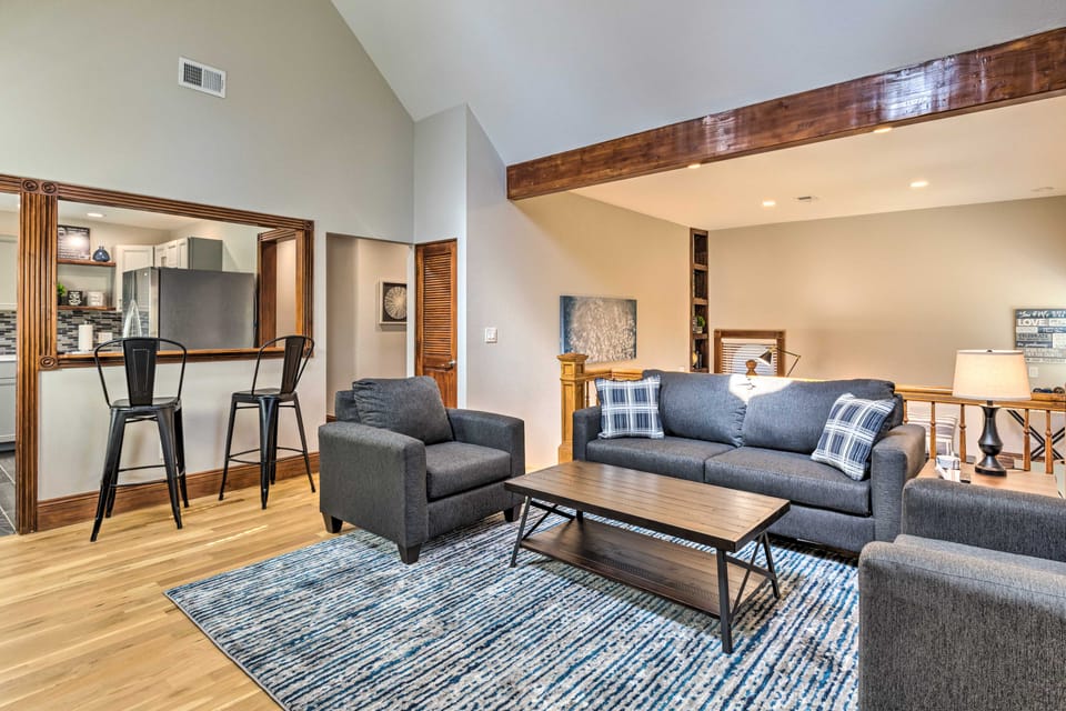 Deck + Fenced Yard: Capitol Hill Townhome Apartment in Denver