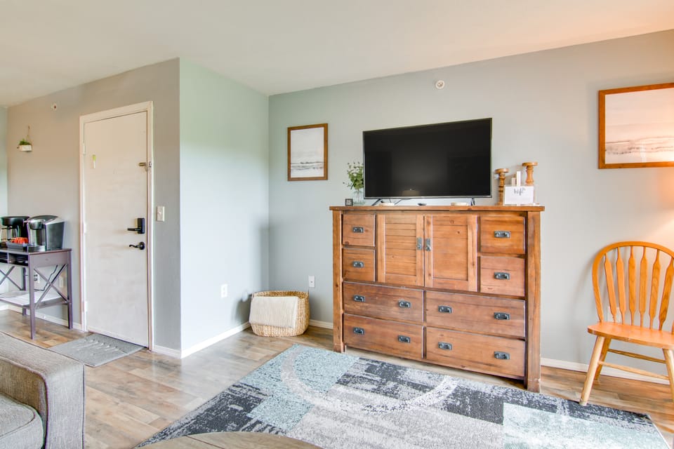 Branson Family Fun Awaits: Condo w/ Pool Access Apartment in Branson