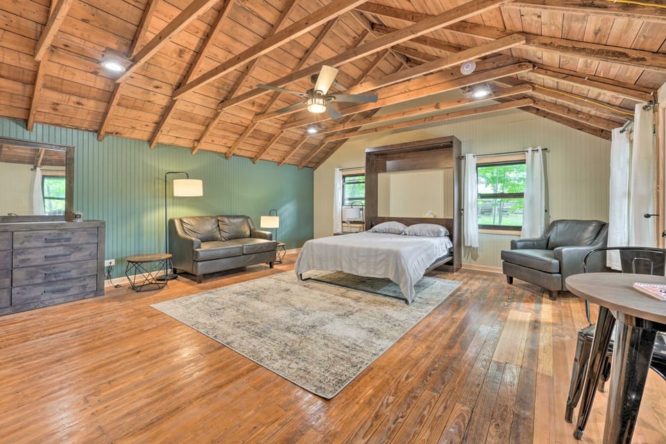 Cassopolis 'The Cabin' Retreat: Lake Access! Apartment in Michigan