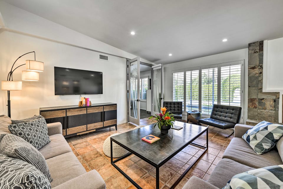 Luxe Palm Springs Home w/ Backyard Oasis! House in Palm Springs