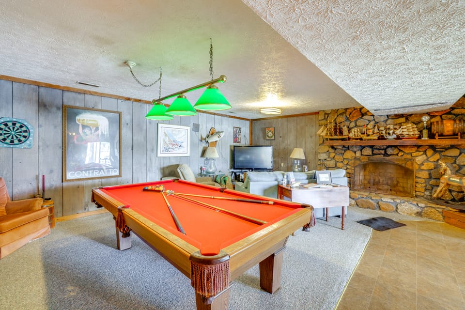 Smith Mountain Lake w/ Private Beach ONLY 2 People Apartment in Smith Mountain Lake
