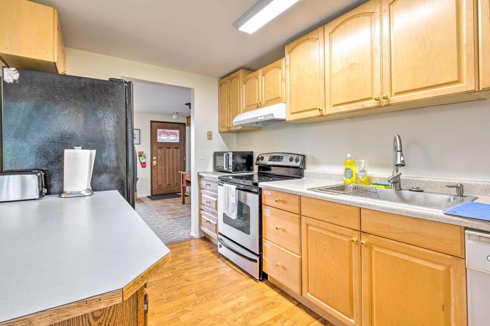 Walkable Sitka Getaway w/ Community Perks! House in Sitka