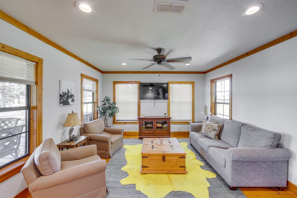 ‘The Bird’ Cabin Peaceful Refuge in East Texas House in Texas
