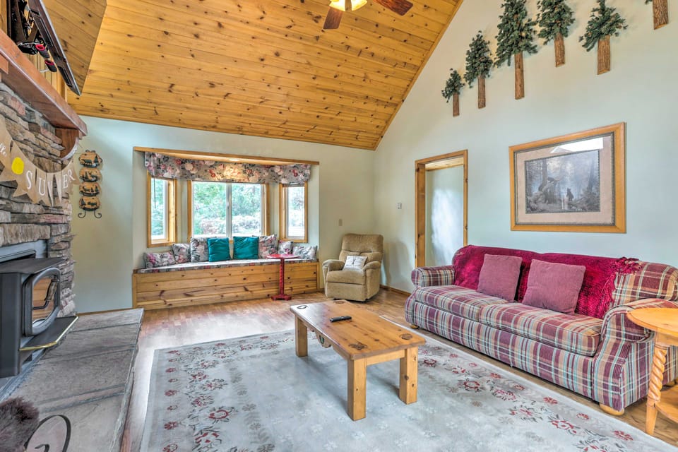 'Château Forêt' in Big Bear w/ Hiking Trail Access House in Southern California