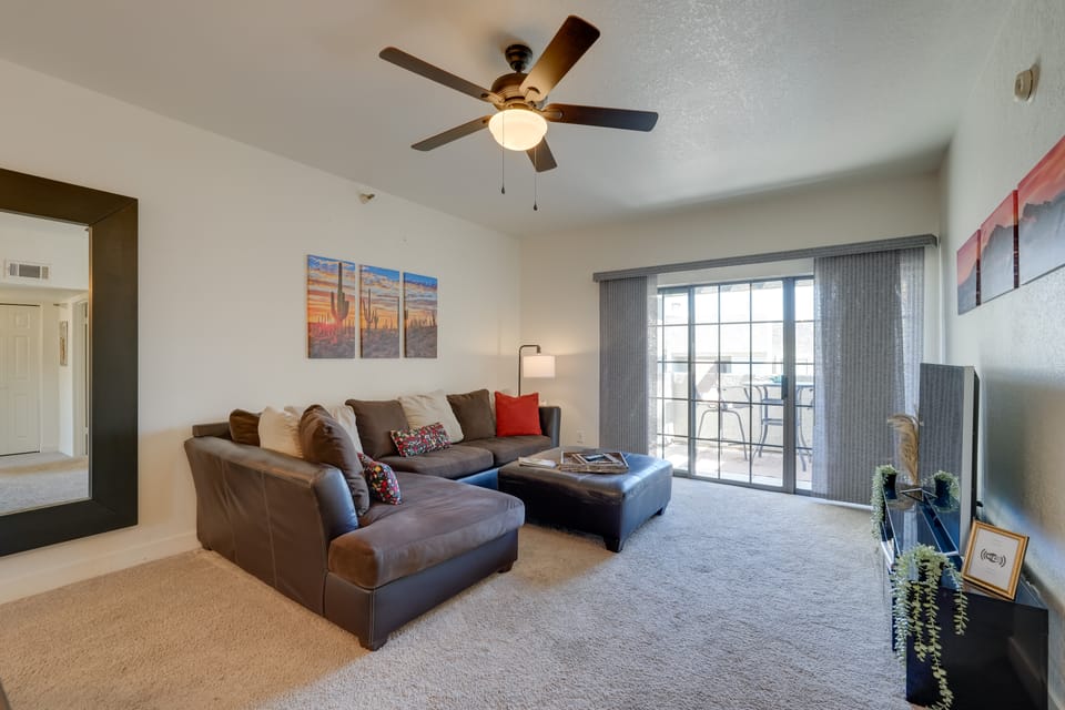 1 Mi to Spring Training! Scottsdale Gem w/ Balcony Apartment in Scottsdale