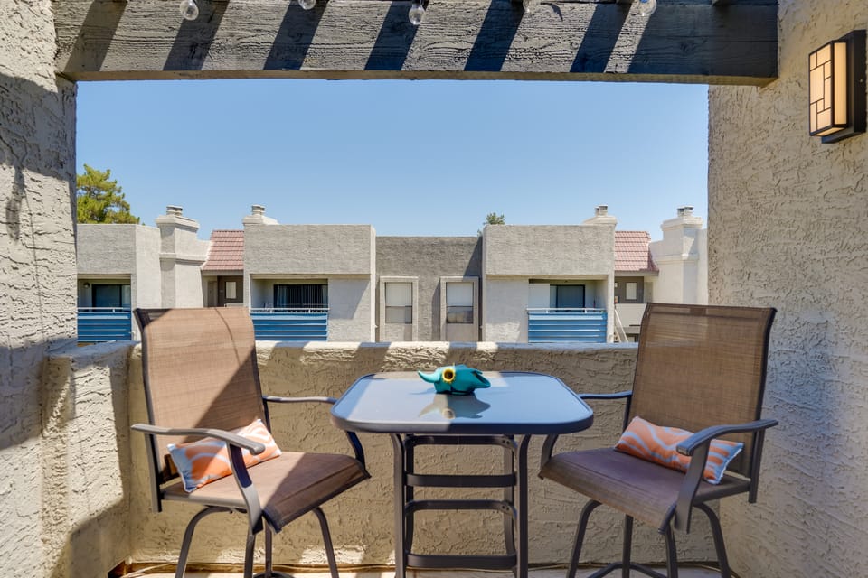 1 Mi to Spring Training! Scottsdale Gem w/ Balcony Apartment in Scottsdale