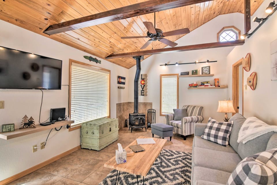 4 Mi to Grand Lake: Mtn-View Cabin w/ Fire Pit! House in Rocky Mountain National Park