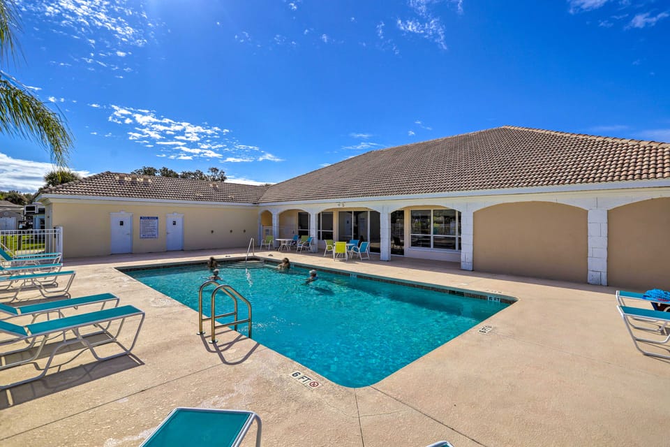 'The Shell House' in Titusville: Pool, Golf Access House in Florida