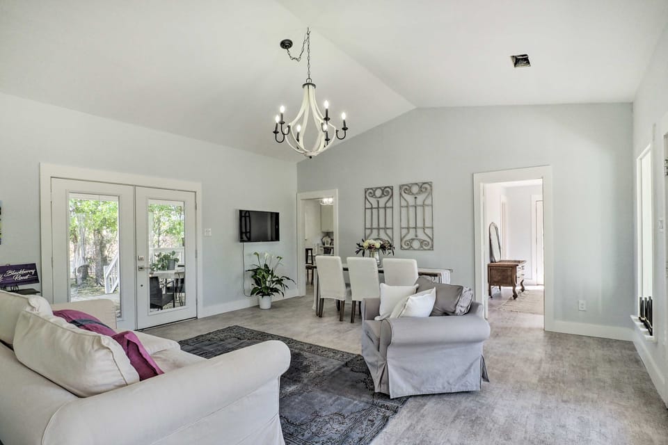 'Blackberry Roost' Home ~ 4 Mi to Downtown Salado Cottage in Rio Grande