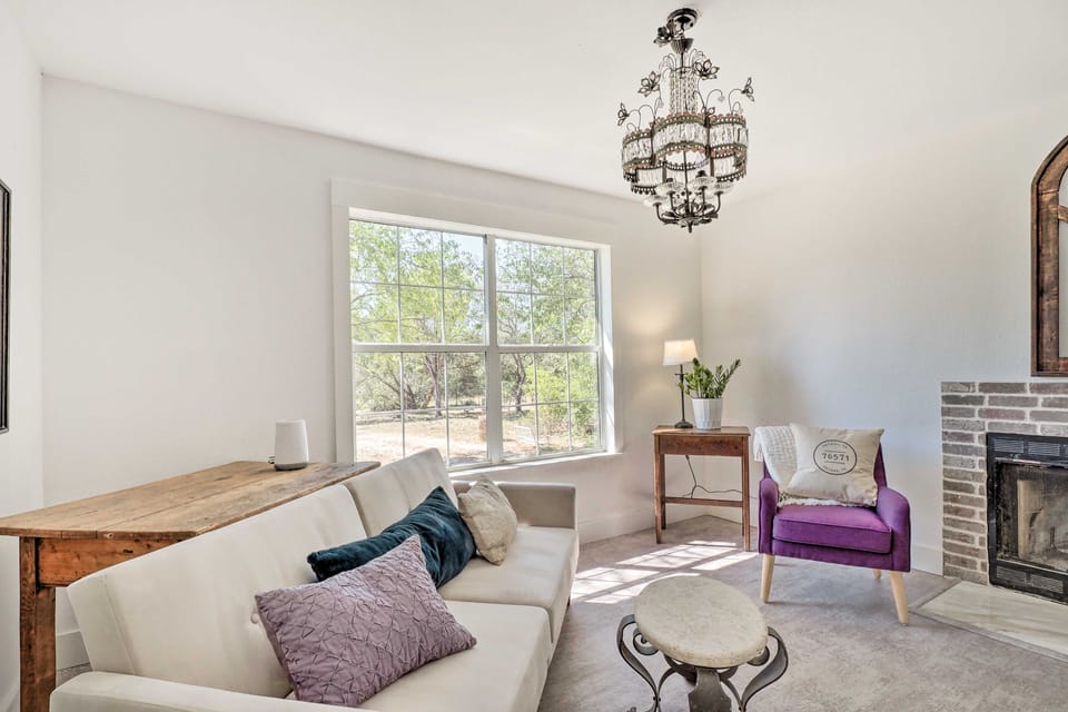 'Blackberry Roost' Home ~ 4 Mi to Downtown Salado Cottage in Rio Grande