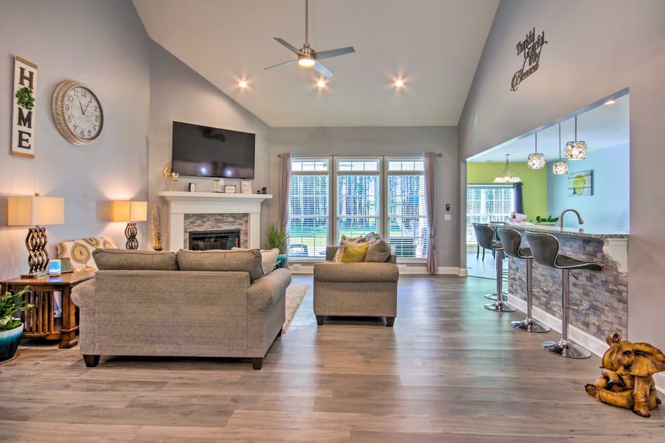 Bright Hopkins Home w/ Game Room & Fire Pit! House in South Carolina