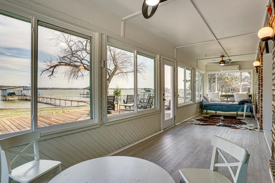 Family Fun on Eagle Mtn Lake! Home w/ Dock & Views House in Eagle Mountain Lake
