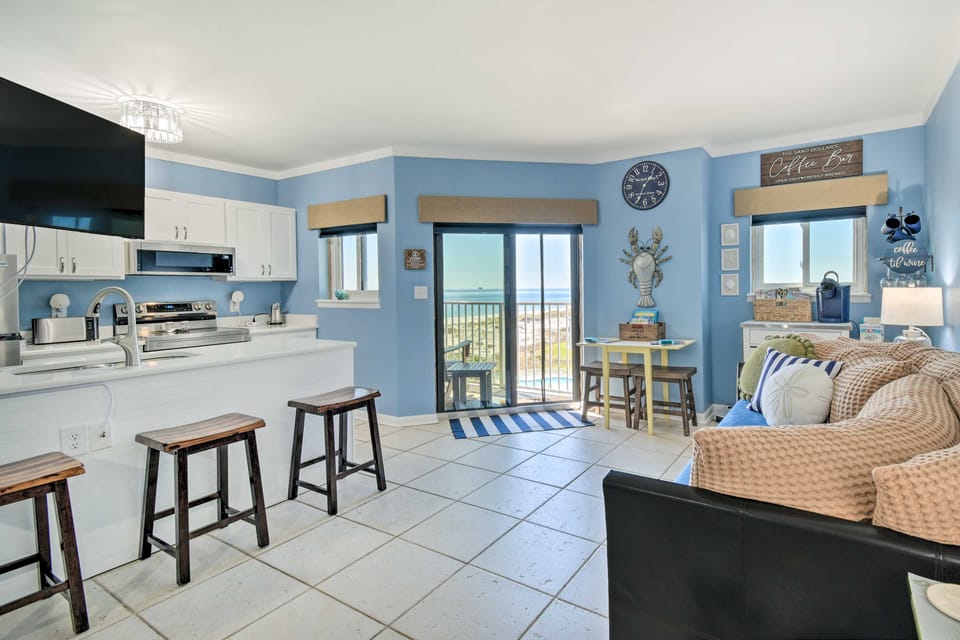 'The Sand Dollar' Gulf Shores Gem w/ Ocean Views! Apartment in Alabama
