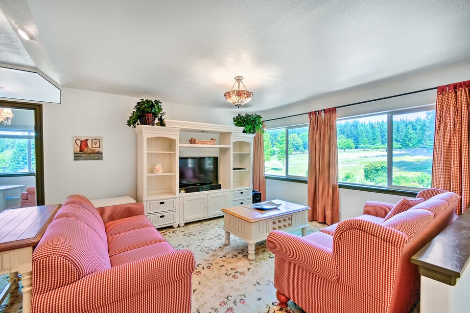 Chehalis Retreat w/ Scenic Views! Apartment in Washington