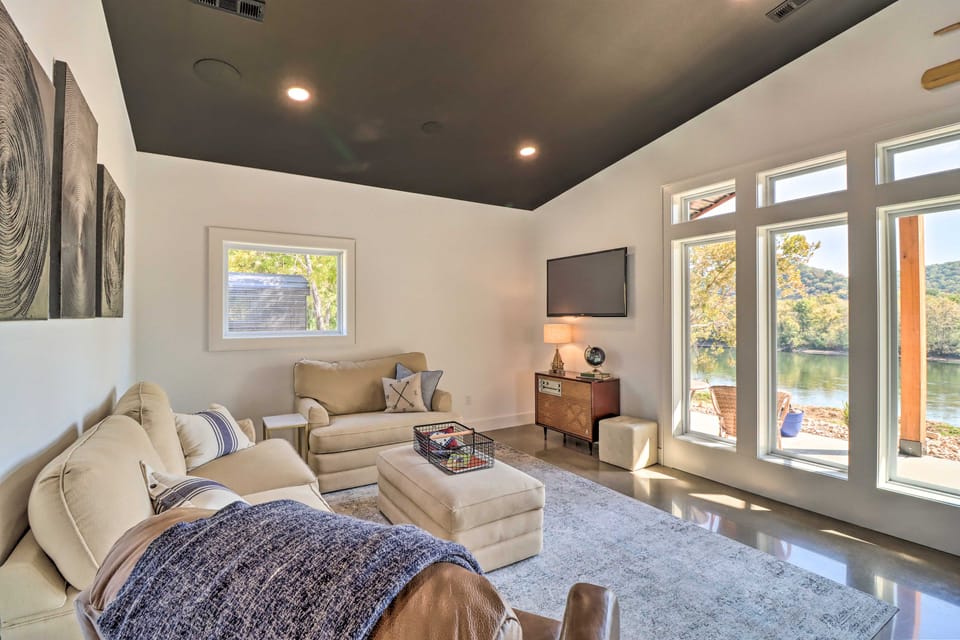 Modern Norfork House w/ Patio on White River! House in Arkansas