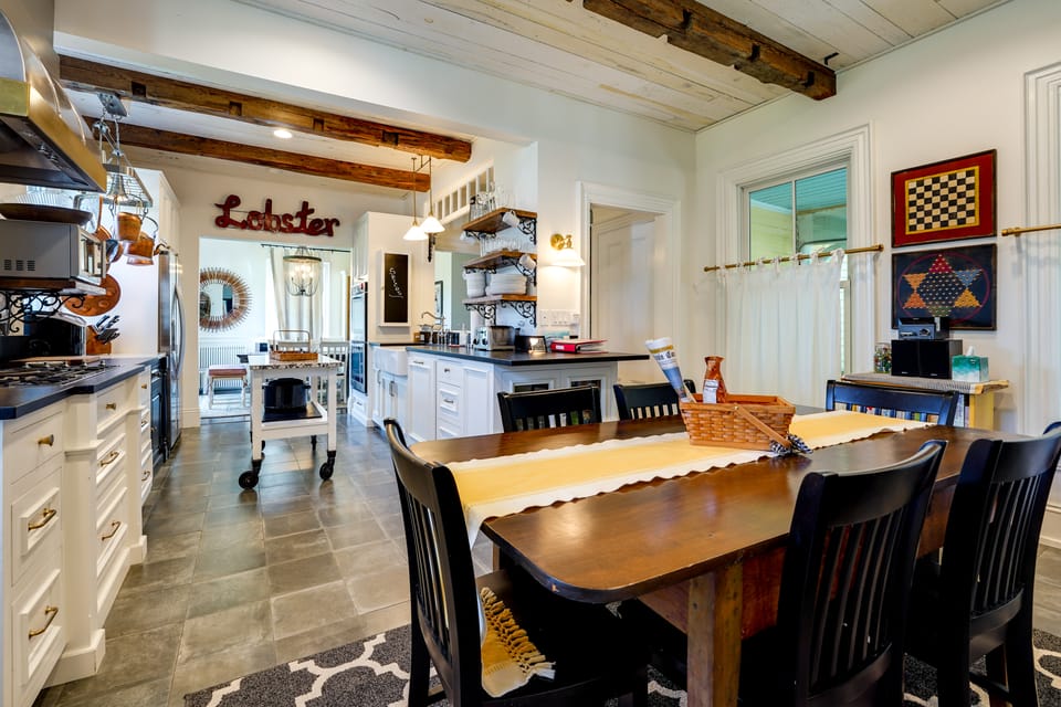 On-Site Pond: Spacious Family Home in Jefferson! House in Jefferson