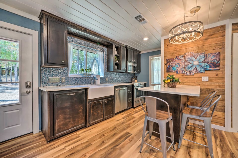 Modern Broken Bow Cabin, Near Lake + Wineries House in Broken Bow
