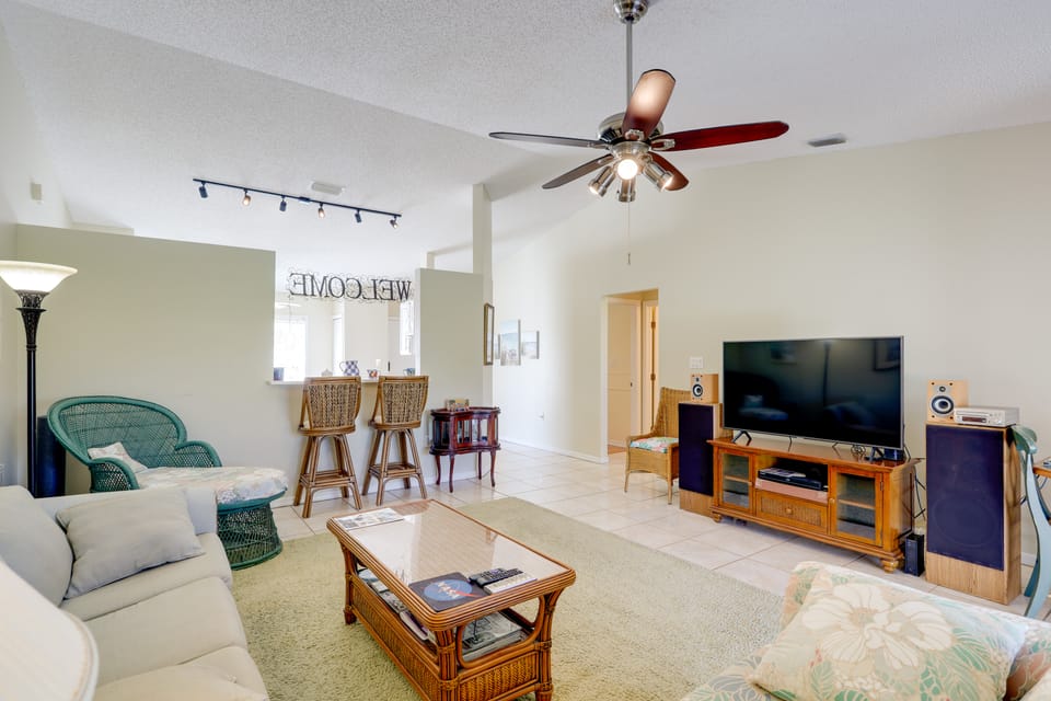Bright Titusville Retreat w/ Lanai - WFH Friendly! House in Titusville