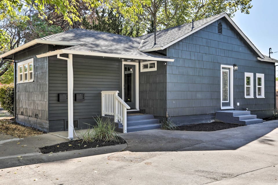 Boho-Chic Folsom Retreat: Walkable Location! House in Folsom