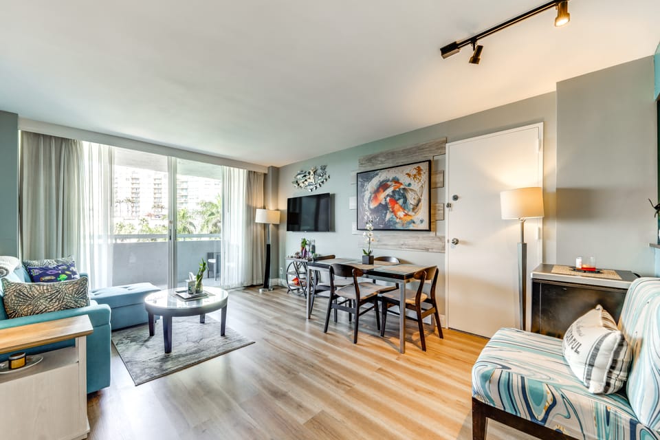 Modern Ft Lauderdale Condo ~ 7 Mi to Airport! Apartment in Fort Lauderdale