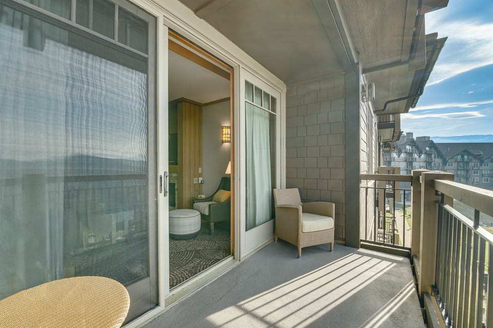 Mountain Views & Pool Access: Cle Elum Condo! Apartment in Kittitas County
