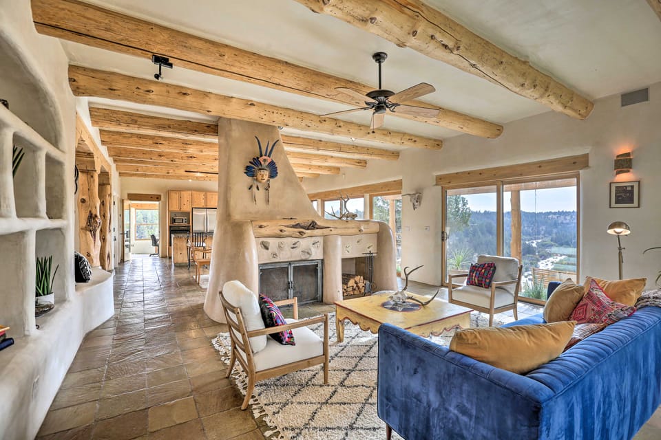 Adobe Home - River & Mtn Views w/ Hot Tub! House in Oregon