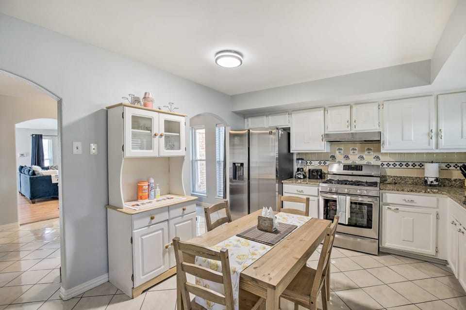 Spacious Home w/ Patio < 16 Mi to Dtwn Dallas House in Garland