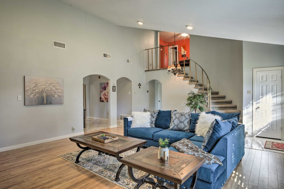 Spacious Home w/ Patio < 16 Mi to Dtwn Dallas House in Garland