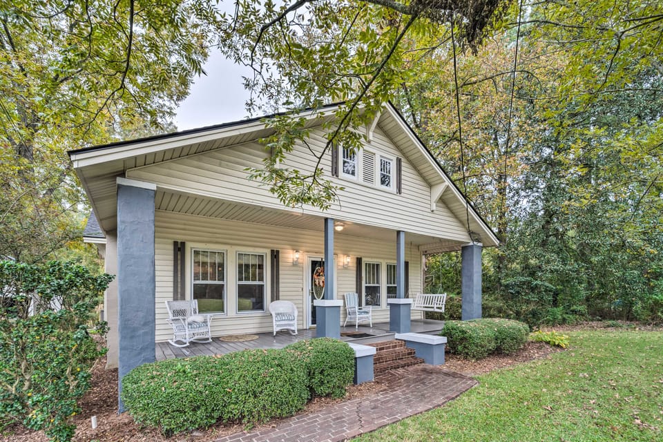 Burgaw House w/ Large Covered Porch & Swing! House in North Carolina